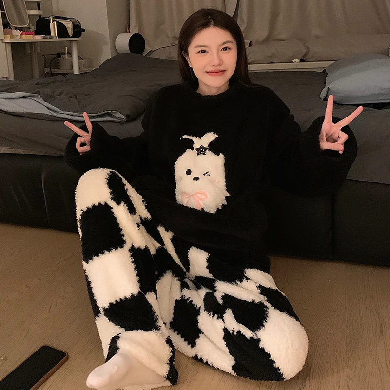冬季加厚保暖长毛绒法兰绒睡衣女甜美卡通可爱圆领套头格子长裤女