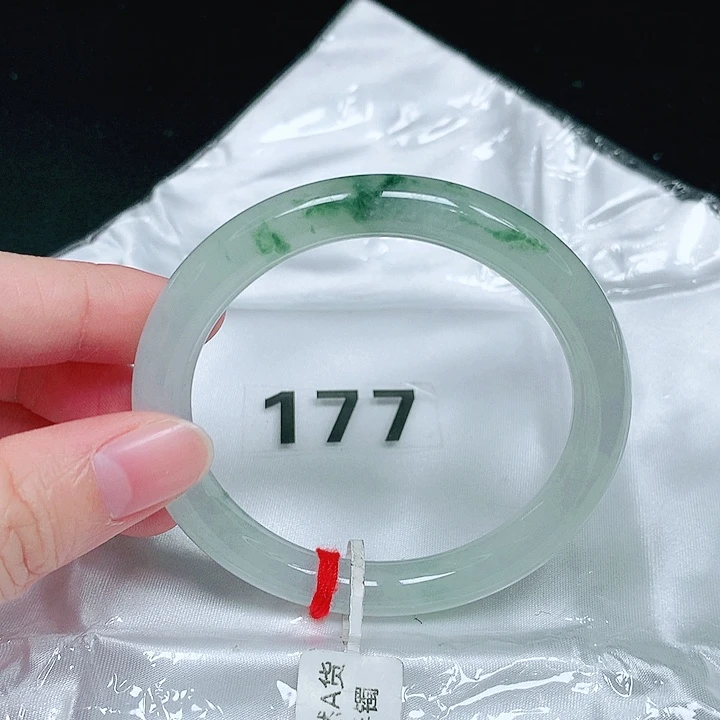 翡翠未镶嵌手镯（圆镯）