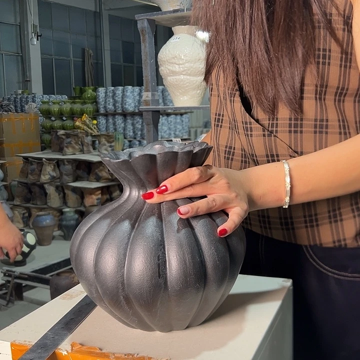 景德镇陶瓷花瓶微瑕介意勿拍