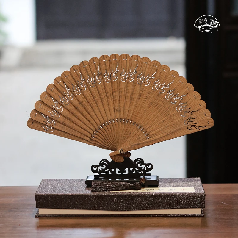正宗檀香扇工艺礼品扇镂空扇苏杭州特产折扇中国风文创旗袍汉服