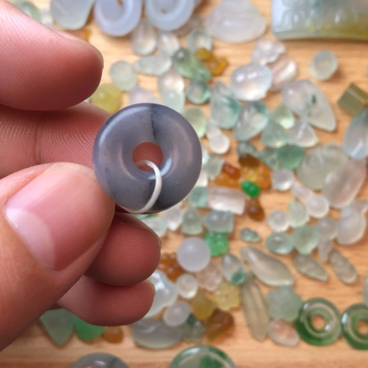 定制翡翠未镶嵌挂件