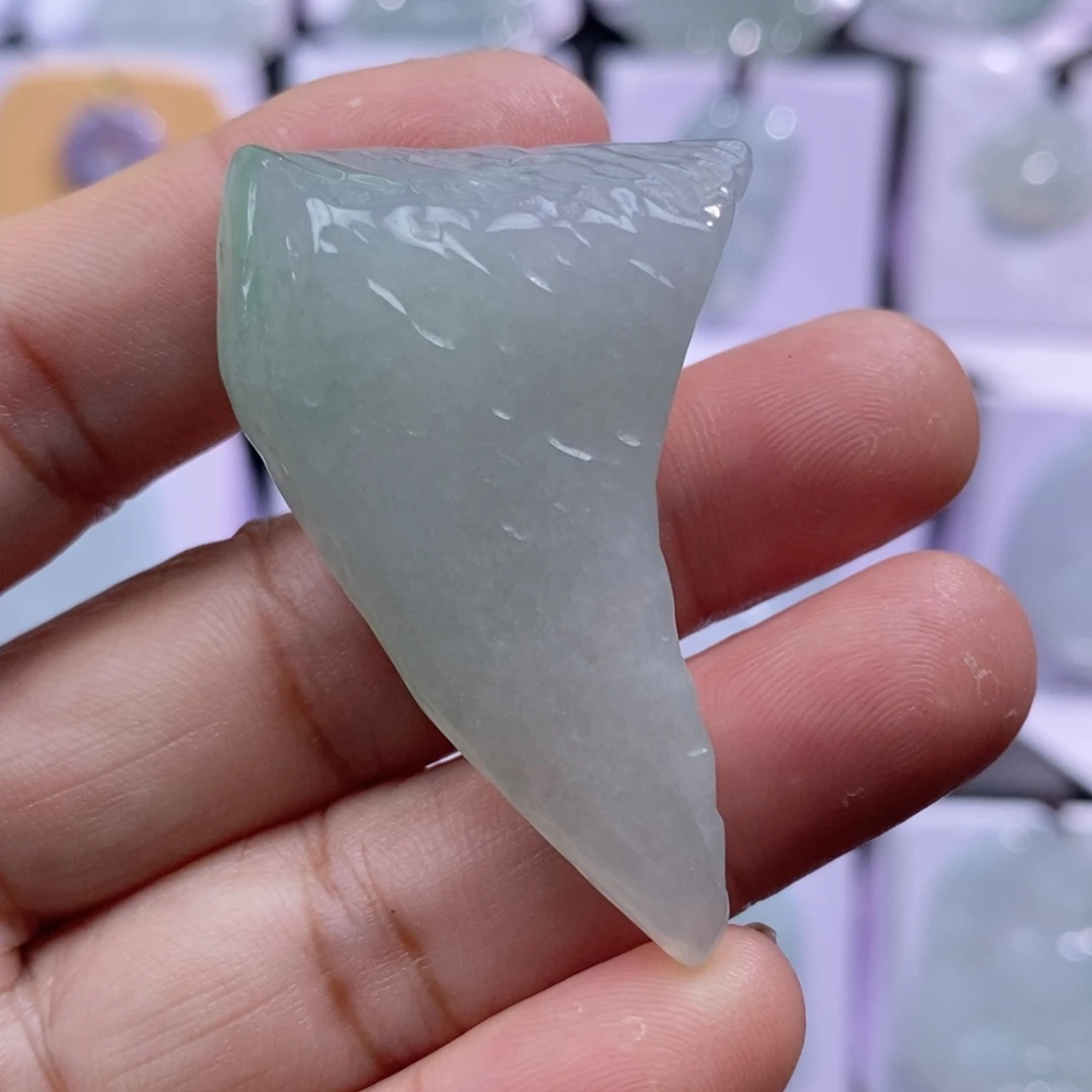 颈饰未镶嵌翡翠狼牙