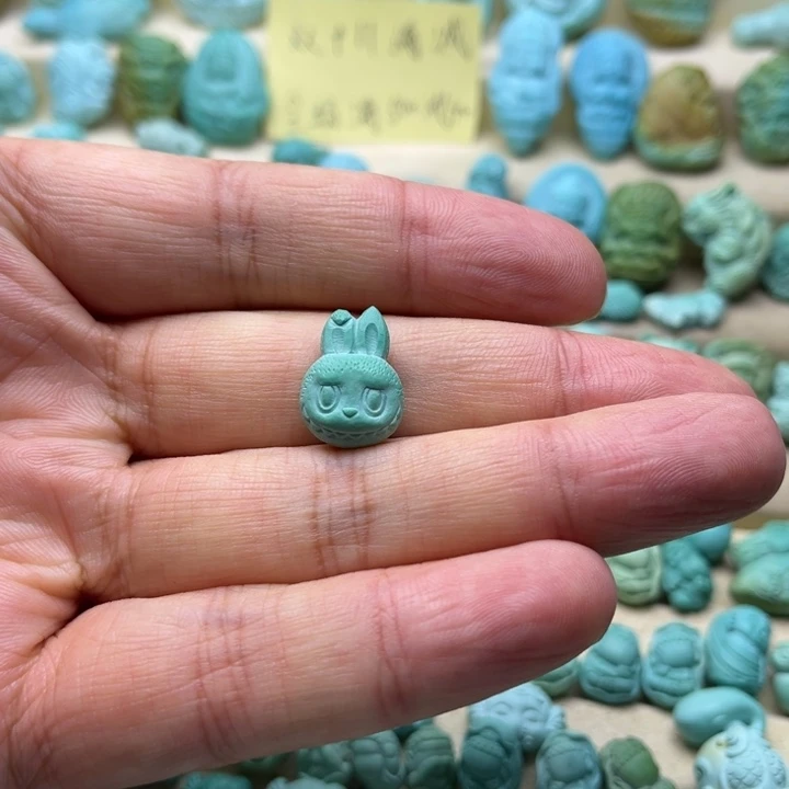 绿松石未镶嵌颈饰