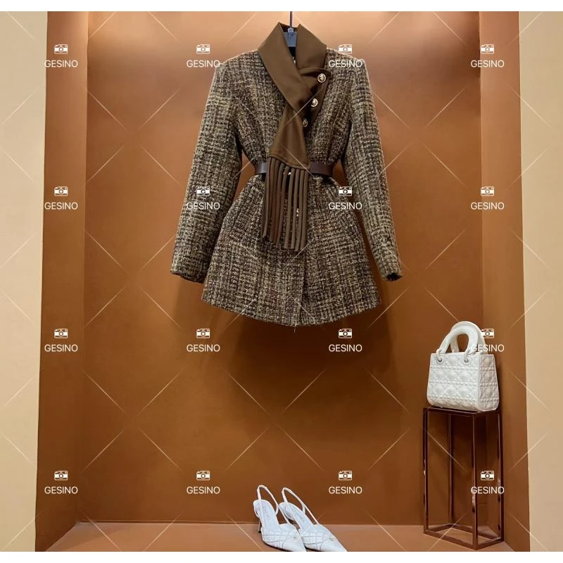 【闵闵】秋冬气质小香风时尚设计师中款外套 QD-2025327