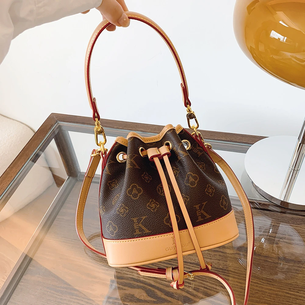 高级质感复古水桶包女2025新款韩版百搭气质女士休闲单肩斜挎包潮