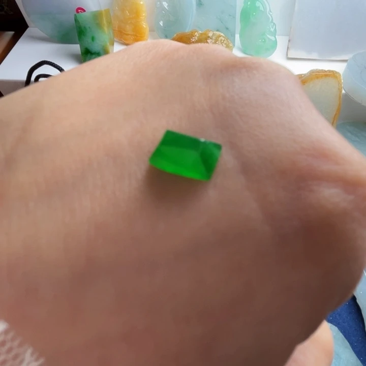 翡翠未镶嵌颈饰天然翡翠