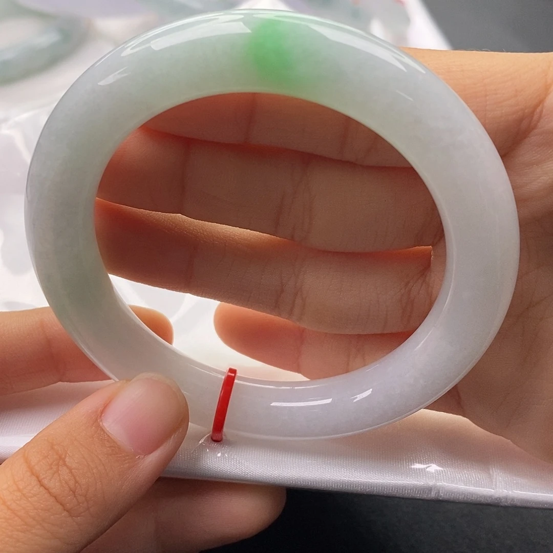 翡翠未镶嵌手镯（圆镯）56圈