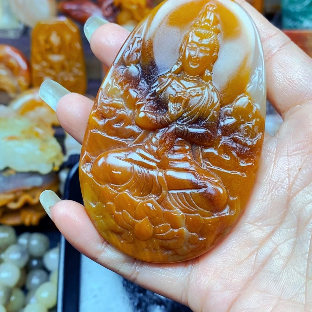 石英质玉（黄龙玉）未镶嵌颈饰