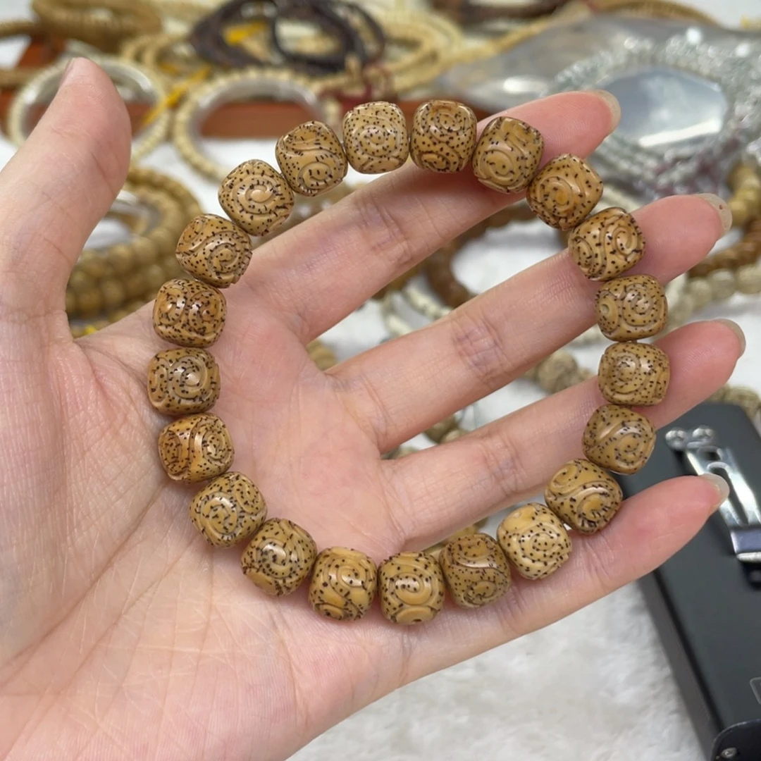 星月菩提把件10.11回龙纹干磨脱脂海南料