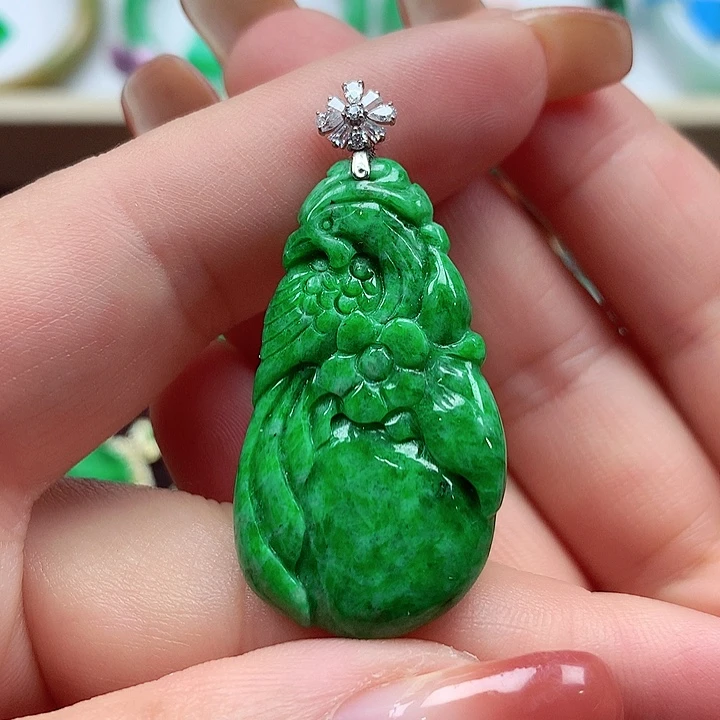 颈饰18K金镶嵌翡翠翡翠