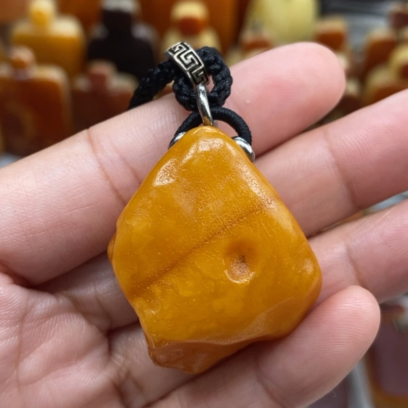 【闪购商品】琥珀颈饰未镶嵌