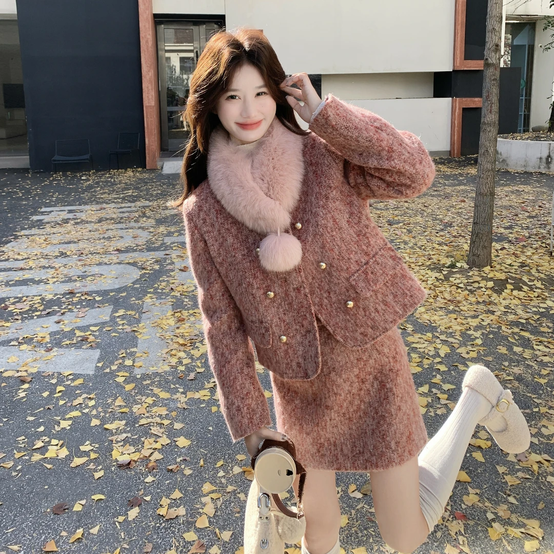 富家千金感小香风套装裙女2025冬新款围脖气质时尚羽绒内胆两件套