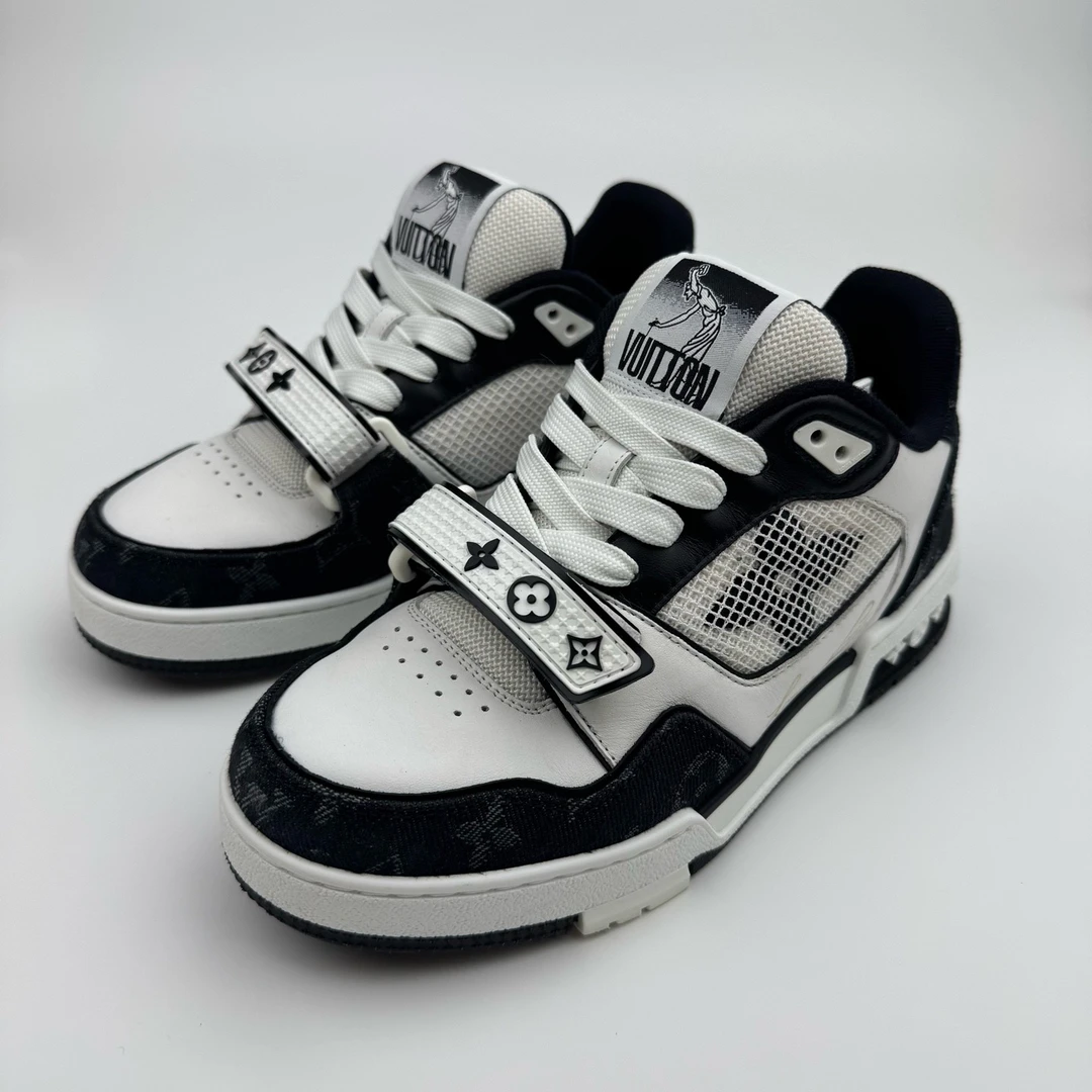 99新 LouisVuitton/路易威登  Trainer经典印花 板鞋 36码/3259