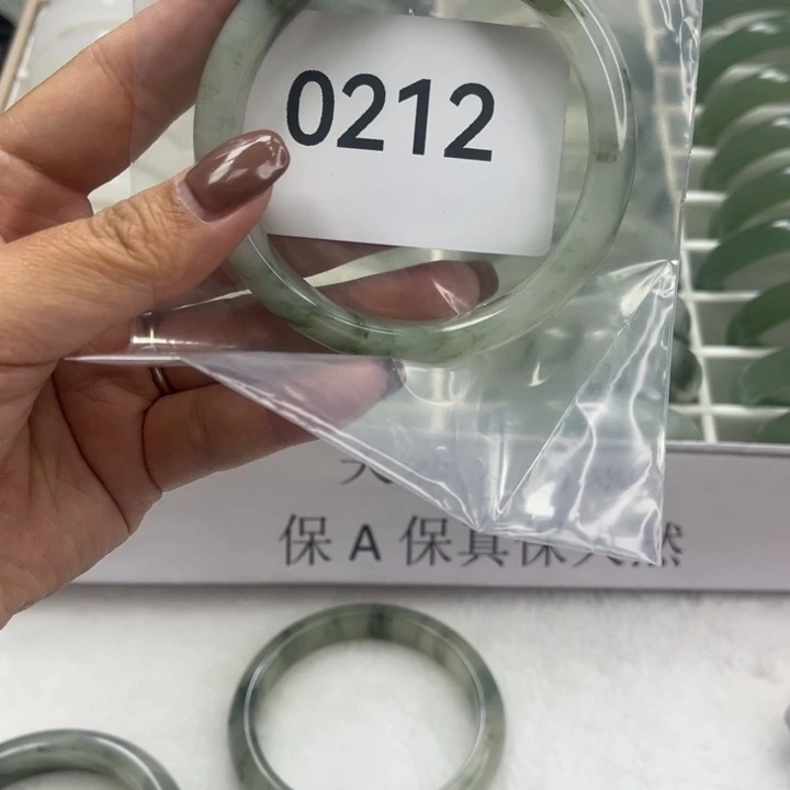 未镶嵌手镯石英岩玉0212