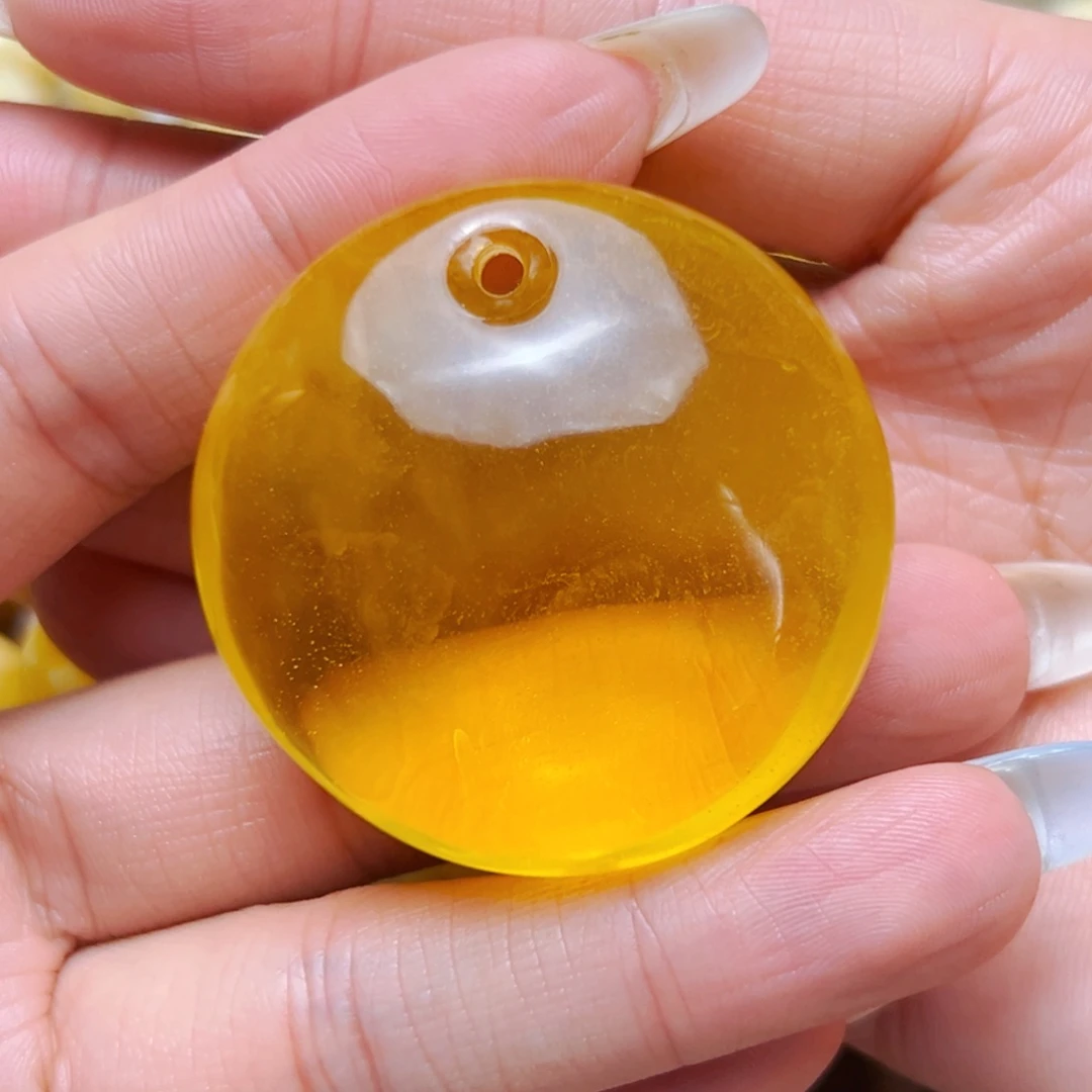 未镶嵌蜜蜡裸石45mm福利公主扣 27.44g