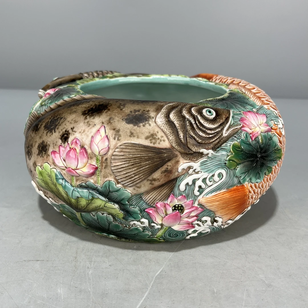 当代仿制 仿古乾隆年制珐琅彩荷花鲤鱼图水洗