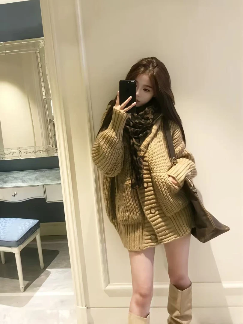 *尹千金*【流浪艺术家】秋冬穿搭氛围感慵懒宽松针织毛衣W257488