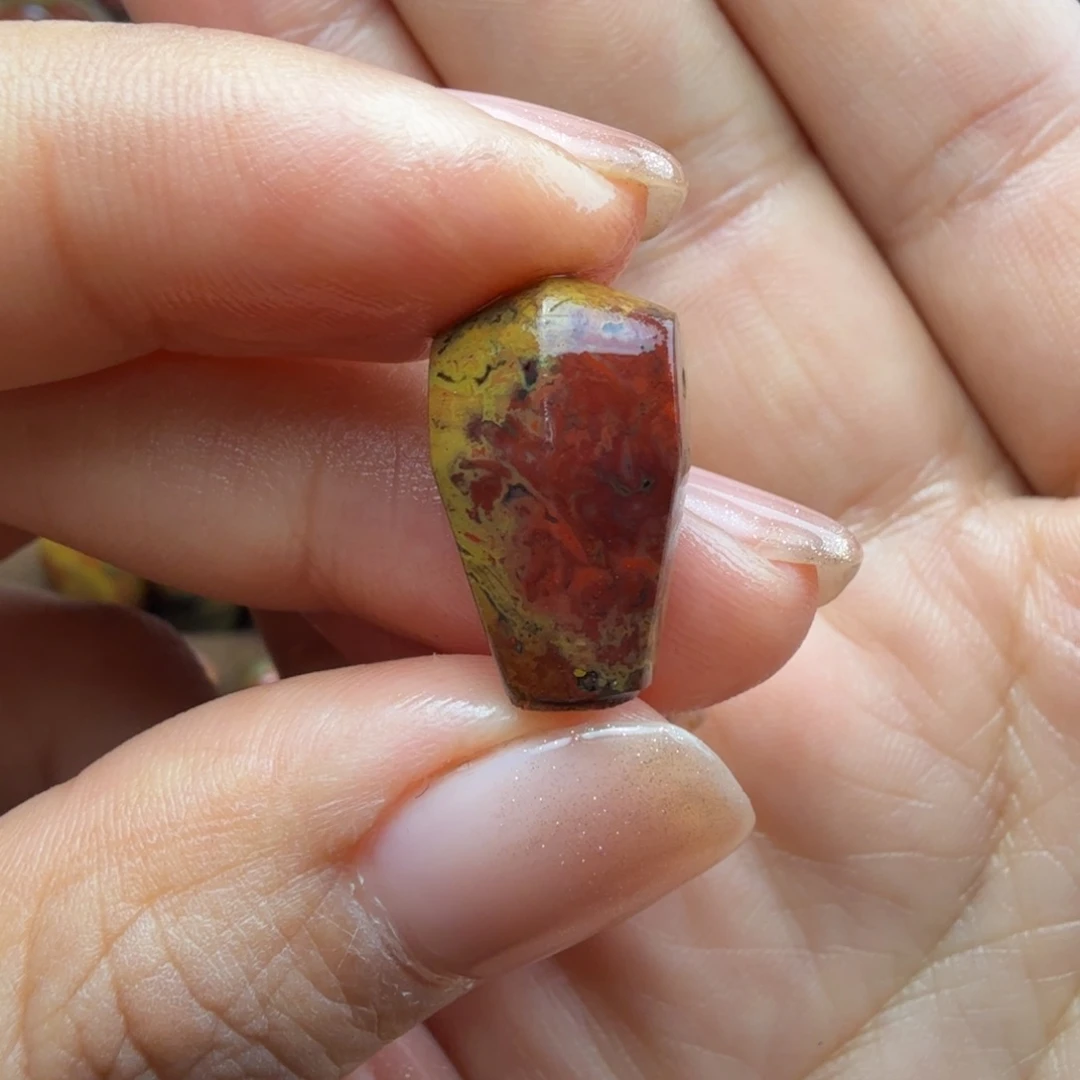 坚***果南红玛瑙未镶嵌手串