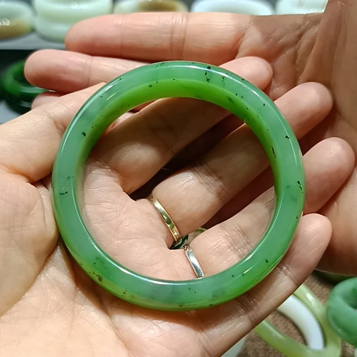未镶嵌手镯和田玉水****4