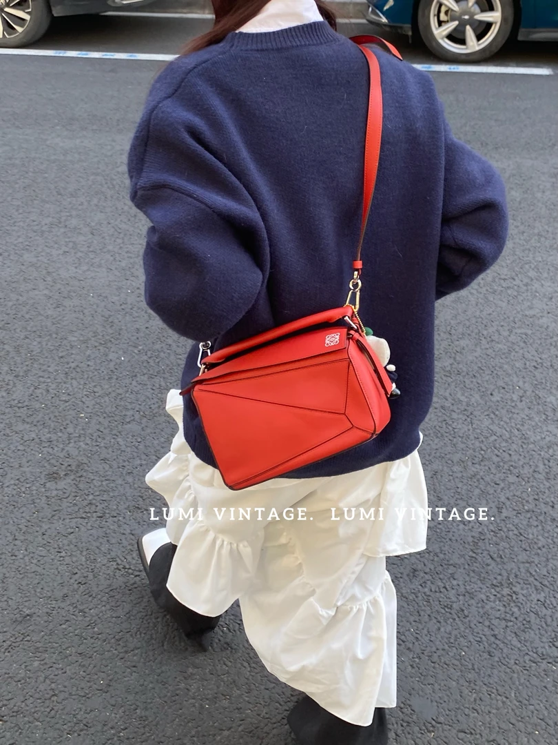 95新 LOEWE/罗意威 蕃茄红牛皮小号puzzle单肩包87034351