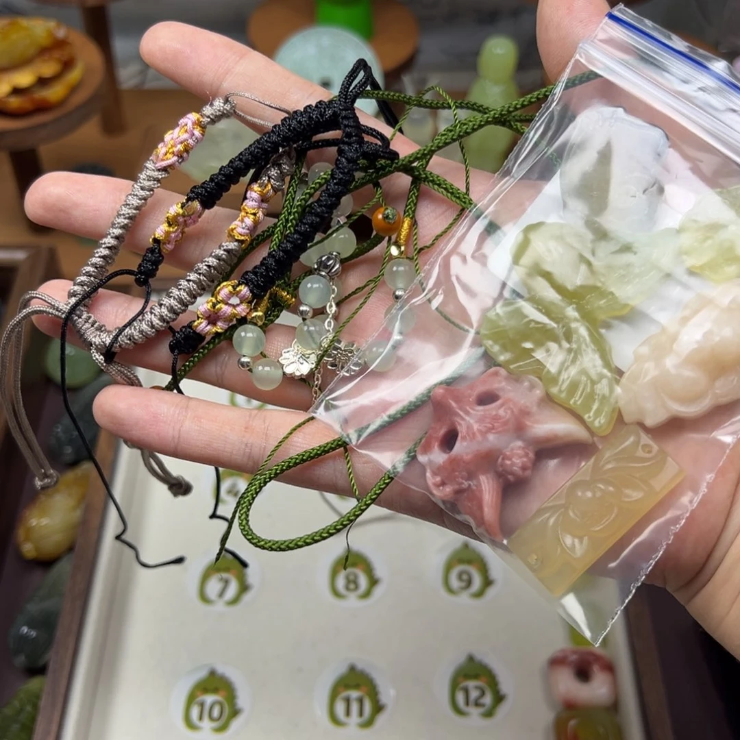比****蛇纹石玉合金吊坠(不含链)