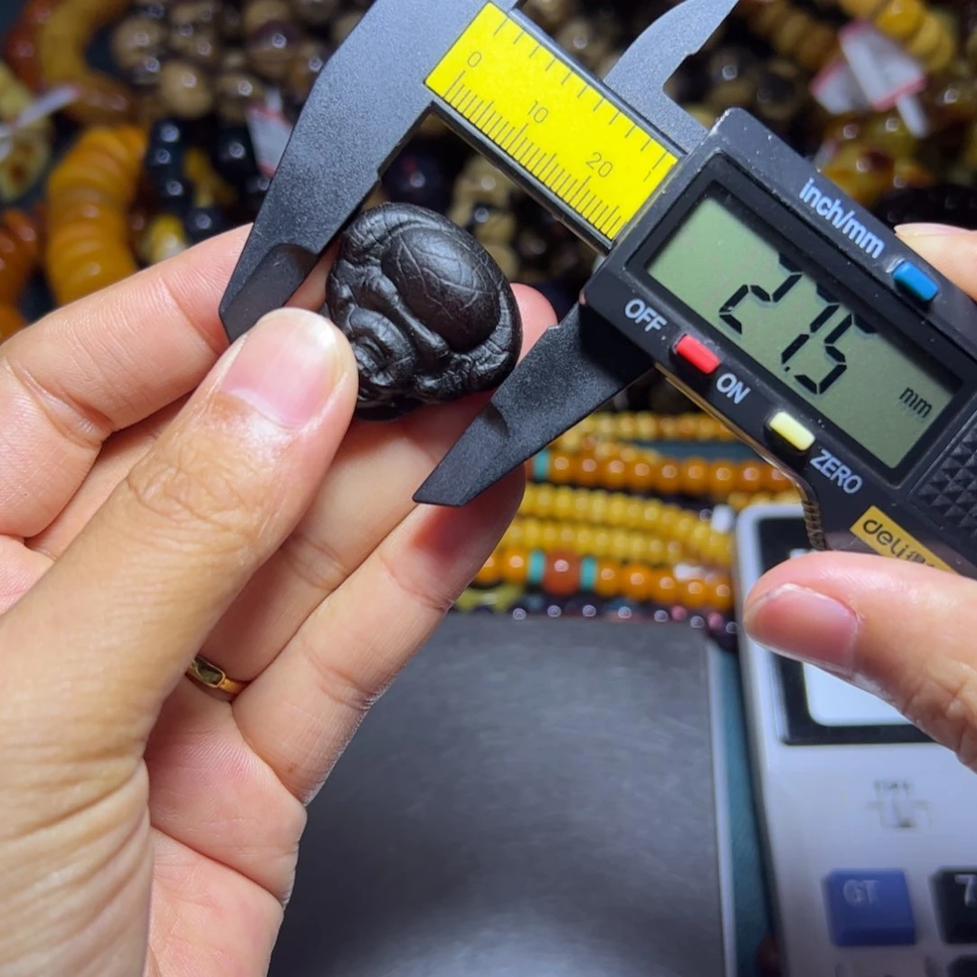 未镶嵌琥珀珠宝奇石955