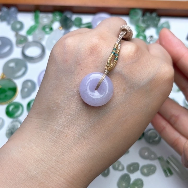 翡翠未镶嵌颈饰平安扣