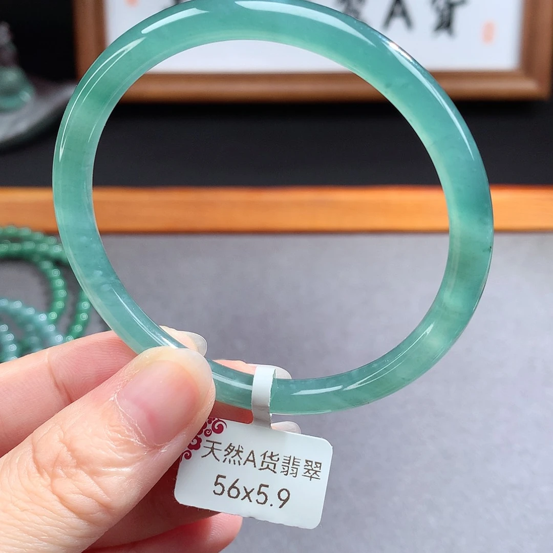 翡翠手镯（圆镯）未镶嵌