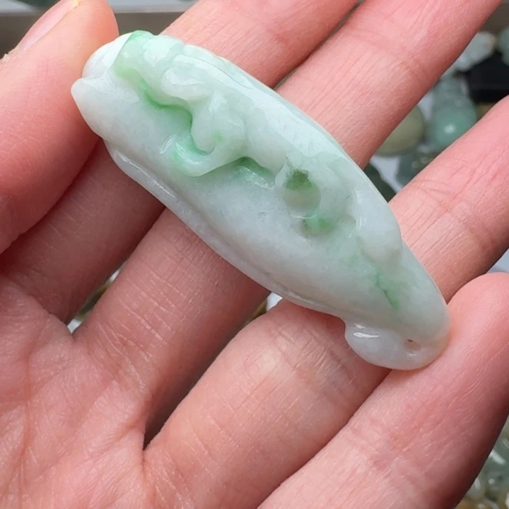 翡翠未镶嵌颈饰吊坠