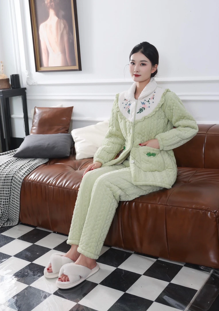 2033新款刺绣三层加厚保暖套装家居服外出款