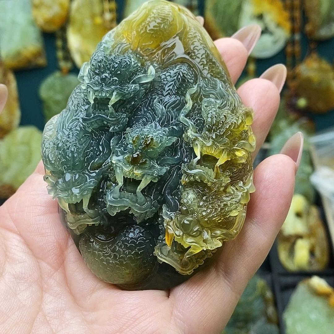 蛇纹石玉未镶嵌颈饰五龙