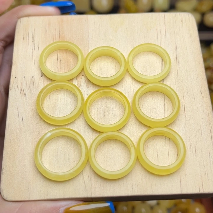 蜜蜡未镶嵌珠宝奇石天然蜜蜡原矿满蜜满蜡戒圈指环戒指一个