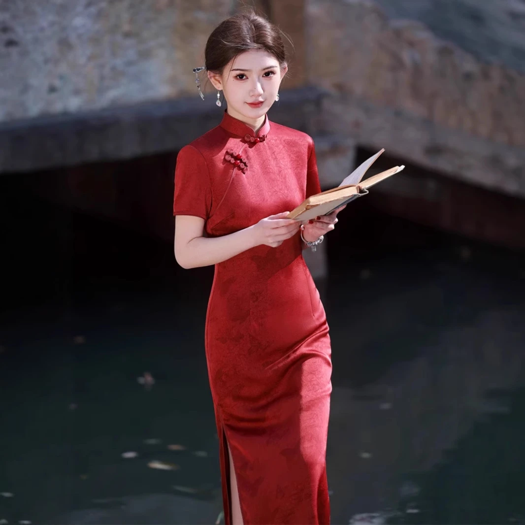2025春夏新款红色仿醋酸提花暗纹侧八扣双层长款女旗袍婚宴礼服