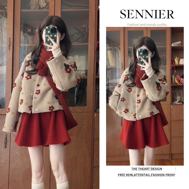 过年穿搭2026新款新年氛围感洋气复古花朵宽松外套红色短裙两件套