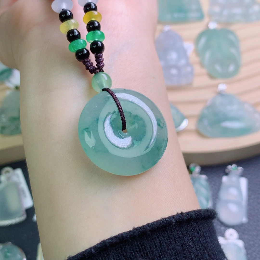 翡翠未镶嵌颈饰吊坠