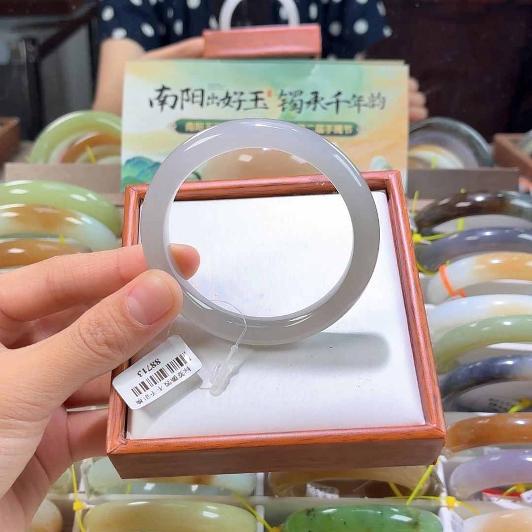 和田玉手镯未镶嵌15。 56/57