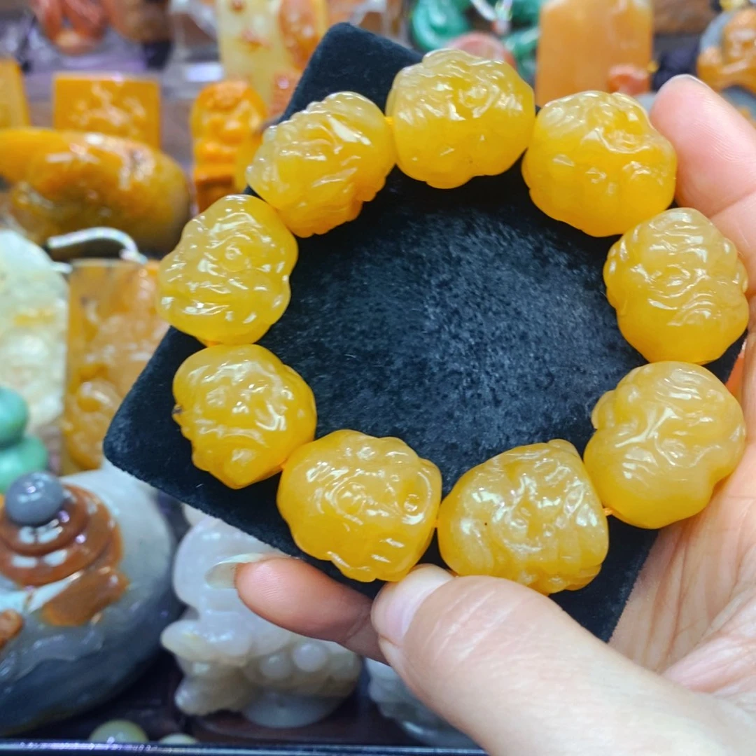 未镶嵌石英质玉（黄龙玉）颈饰