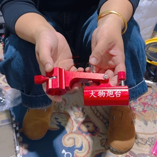欧式大物炮台架红微瑕。