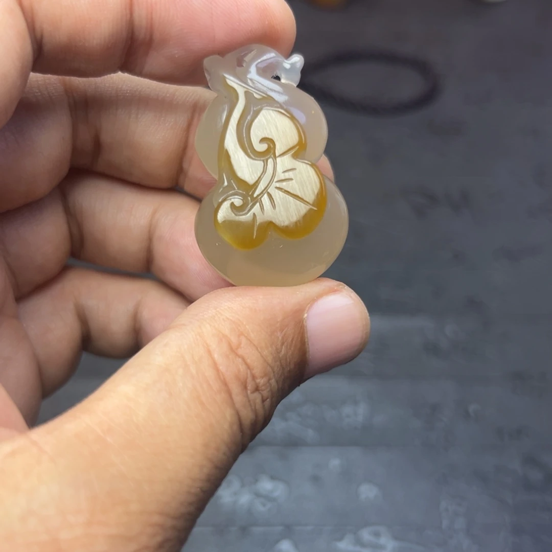 简***美未镶嵌手把玛瑙/玉髓