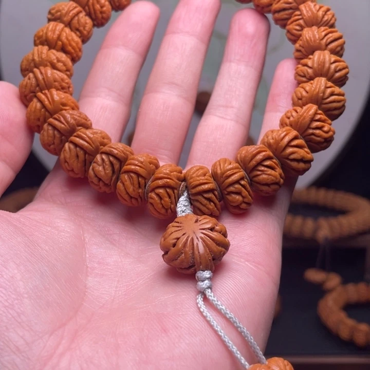 桃核手串18刺龙手持