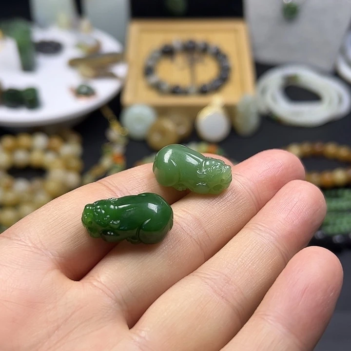 和田玉未镶嵌颈饰多样性发一