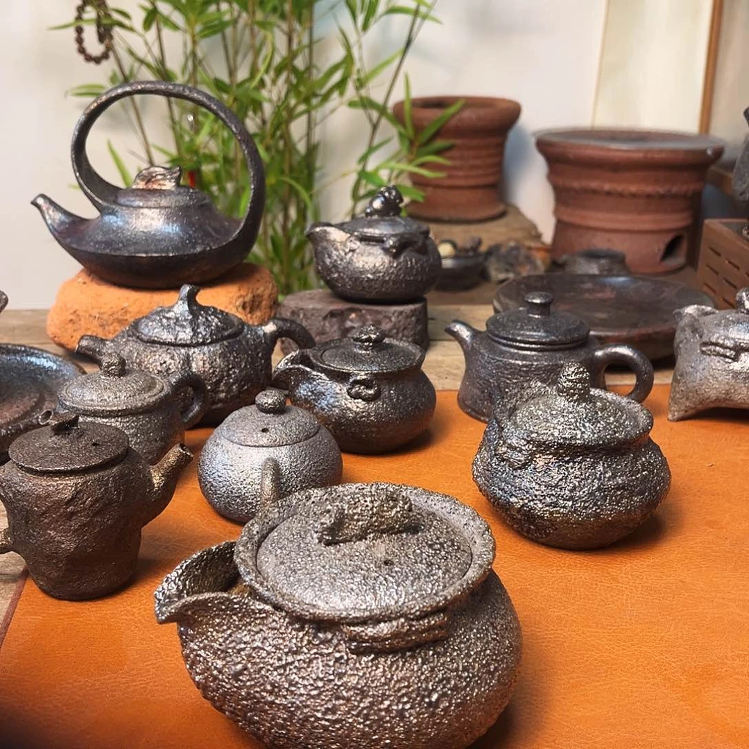 壶上***乐荥经黑砂馒头窑精美手抓壶