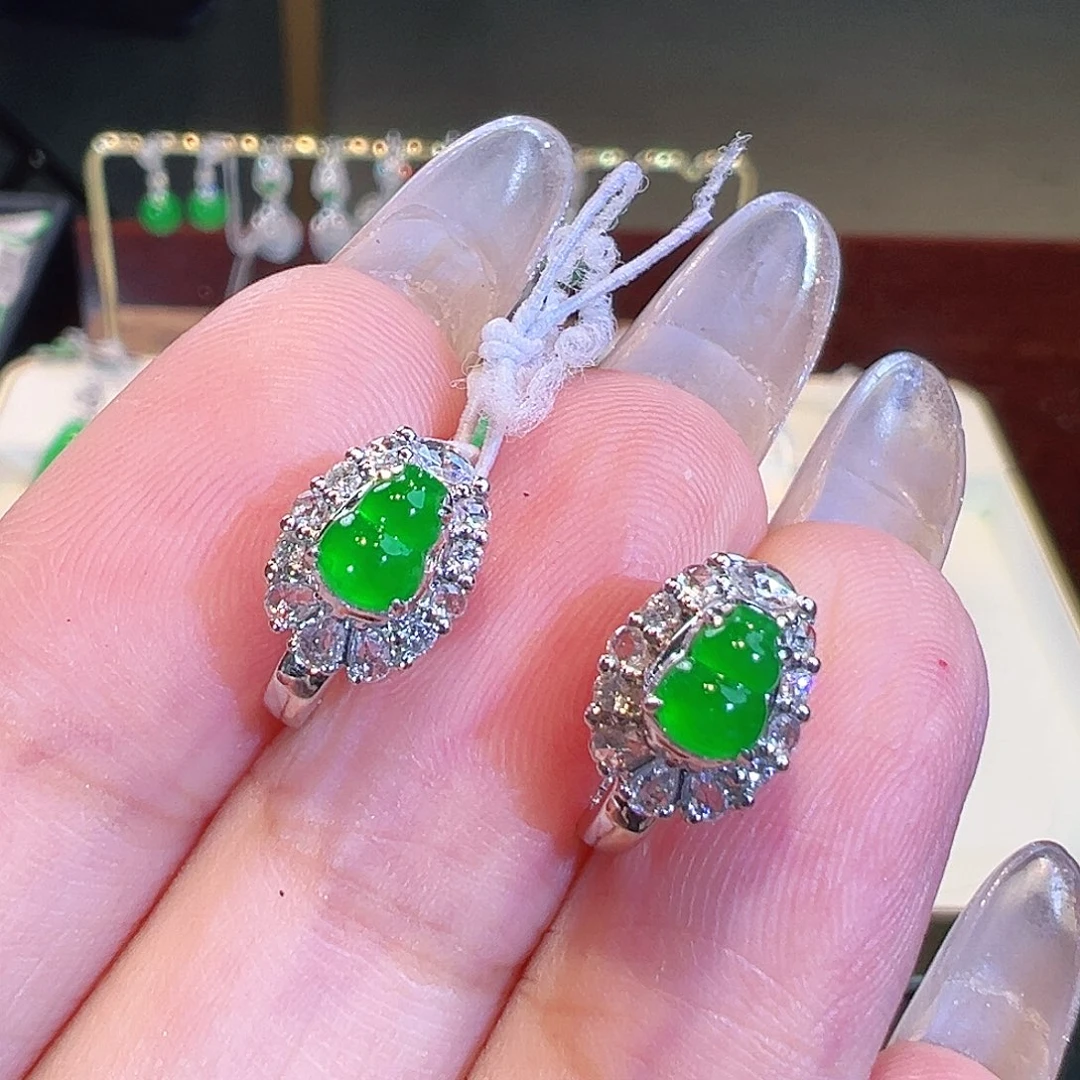 翡翠18K金镶嵌耳环翡翠