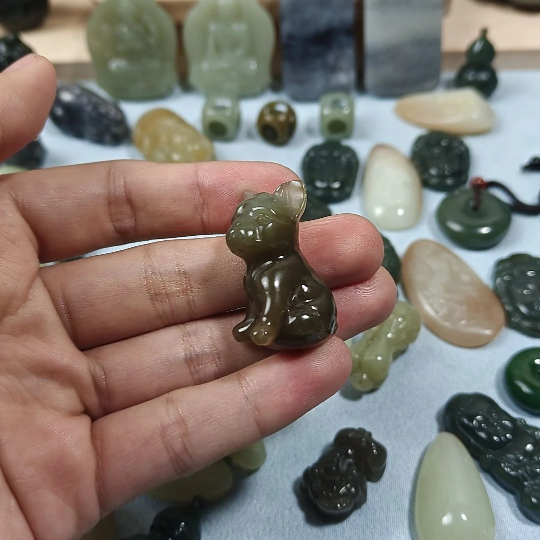 和田玉未镶嵌挂件