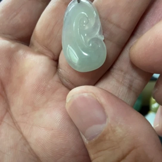 翡翠未镶嵌颈饰如意冰底