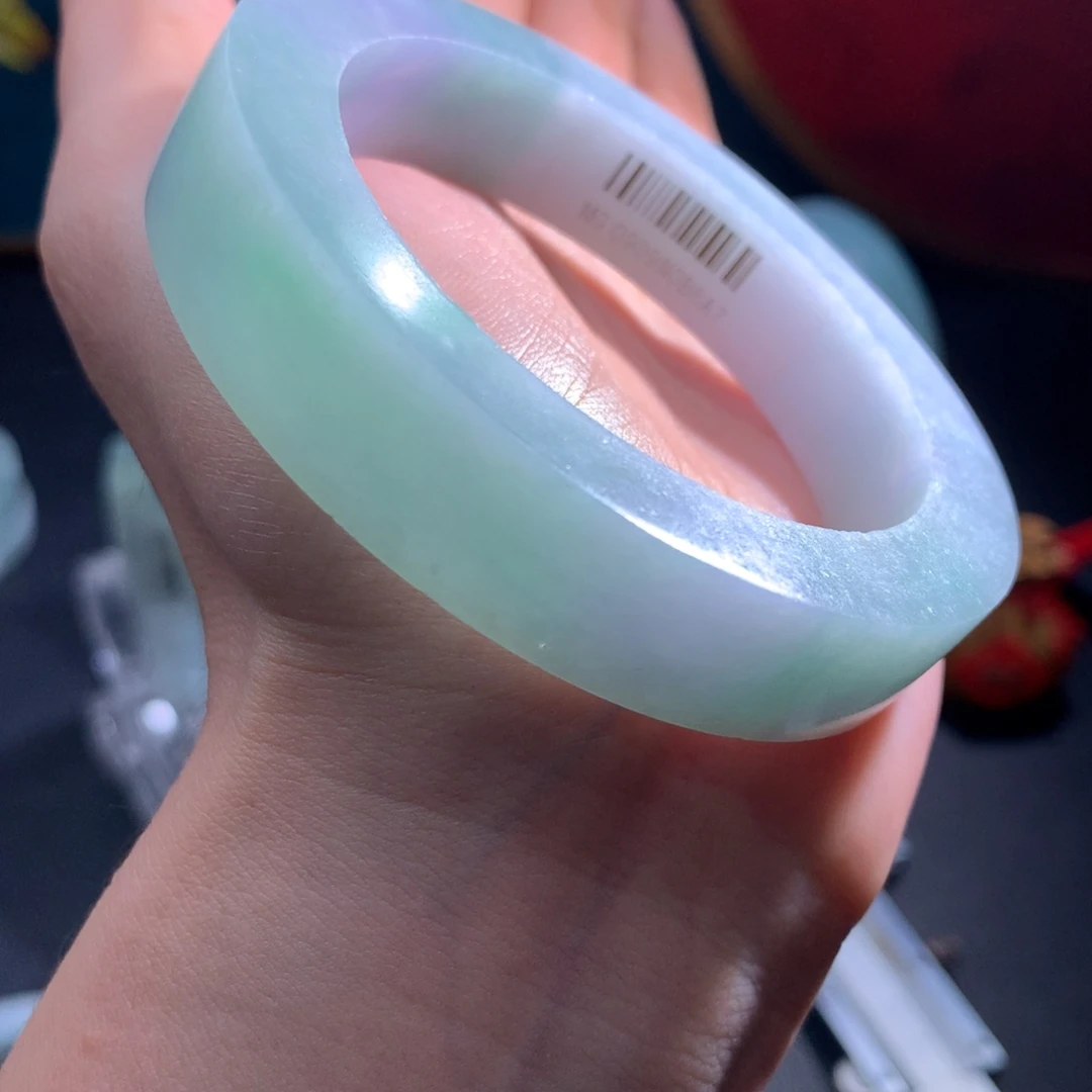 未镶嵌特价大漏定制翡翠悠****?