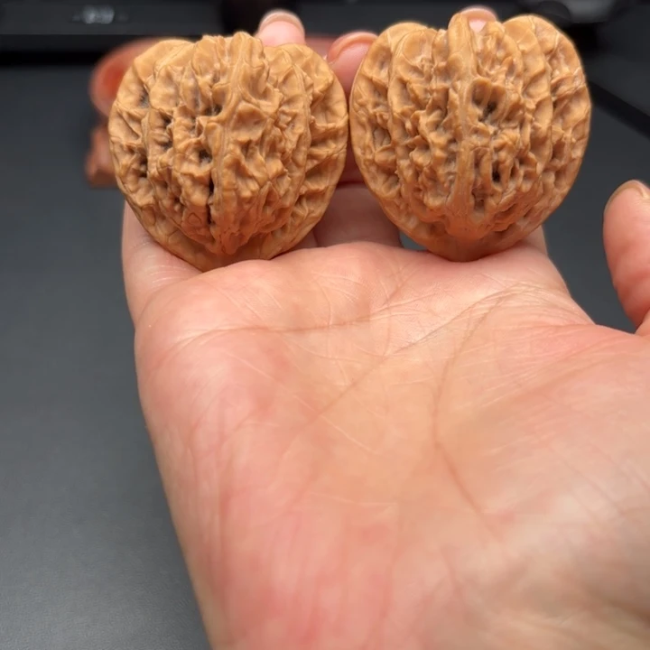 吊坠桃核盘龙虎头43尺