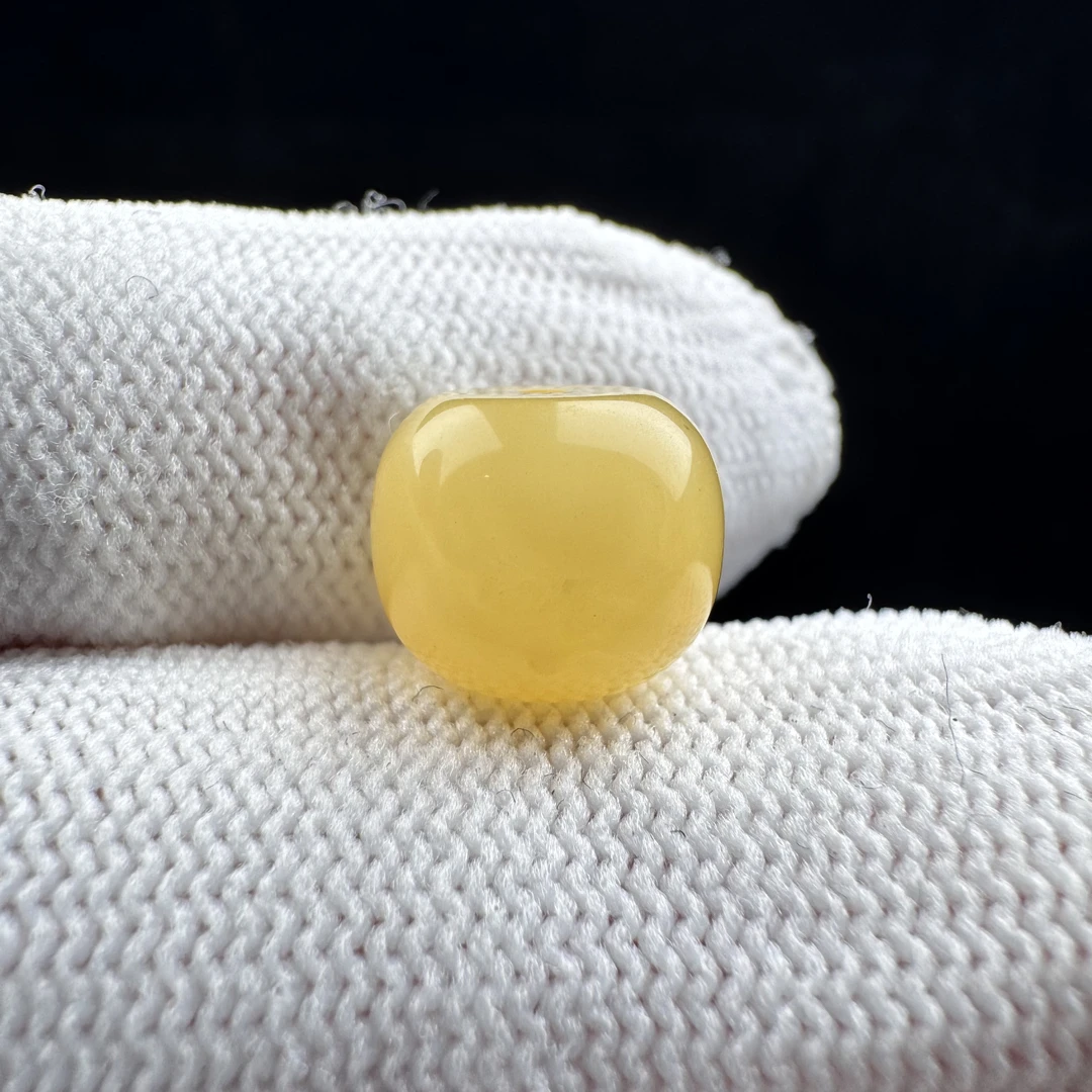 D1106天然原矿蜜蜡微瑕墩子10.7*9mm支持复检假一罚十