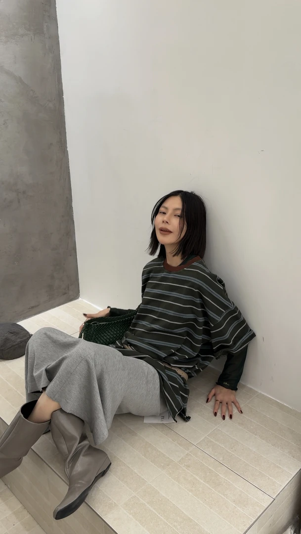 ZLAbout-us【春季上新】圆领条纹印花大版简约短袖宽松显瘦大版7096