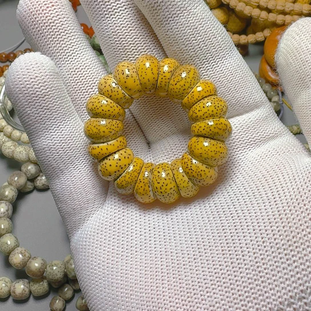 星月菩提手串原生态鸡油黄挂车专用